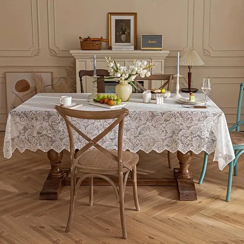 Durchsichtige Spitzen-Tischdecke mit Ornamenten und Wellenrand – Bild 3