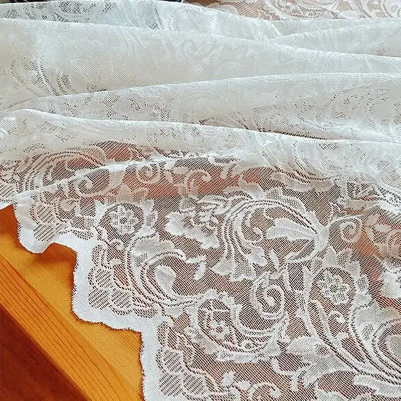 Durchsichtige Spitzen-Tischdecke mit Ornamenten und Wellenrand – Bild 5