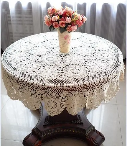 Runde gehäkelte Tischdecke aus Baumwolle mit Blumenmuster – Beige