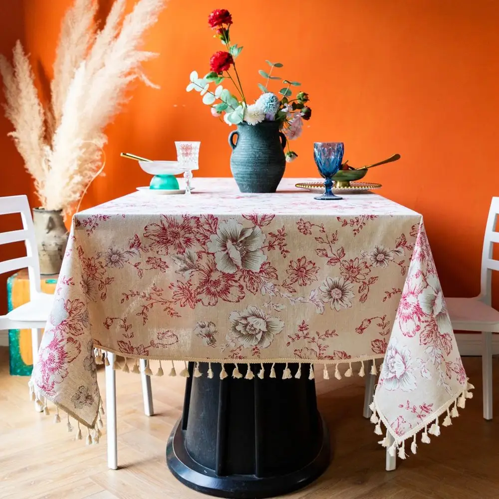 Kleine Tischdecken rechteckig mit Blumenmuster und Quasten – Rosa