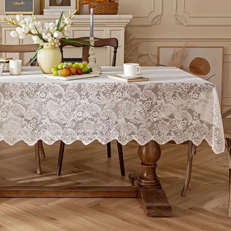 Durchsichtige Spitzen-Tischdecke mit Ornamenten und Wellenrand – Creme